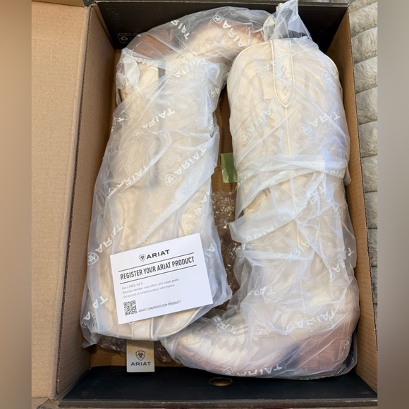 Ariat Casanova Western Boots - Picture 3 of 15